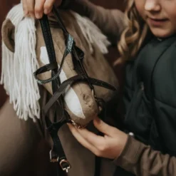 Cheval Roi tilbehør - Tøyle, brun/grønne rhinsten