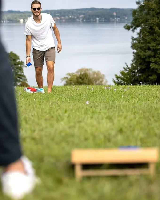 Kastespill m. erteposer - Cornhole