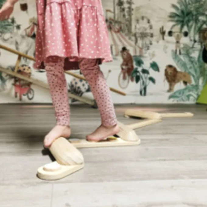 small foot balansesti, 7 deler