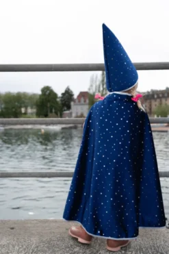 Trollmannskappe m. stjerner, str. 4-6 år